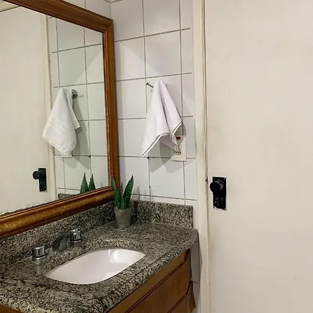 Novo! Espacoso 2 Qts, Ampla Varanda Perto Do Mar Apartamento *